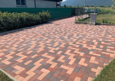 autobloccante-mattone-24×10-bugnato-1